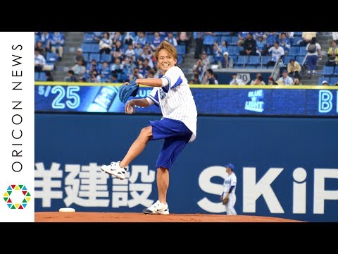 元・光GENJI 諸星和己、初始球式はデッドボール！ 「BLUE☆LIGHT