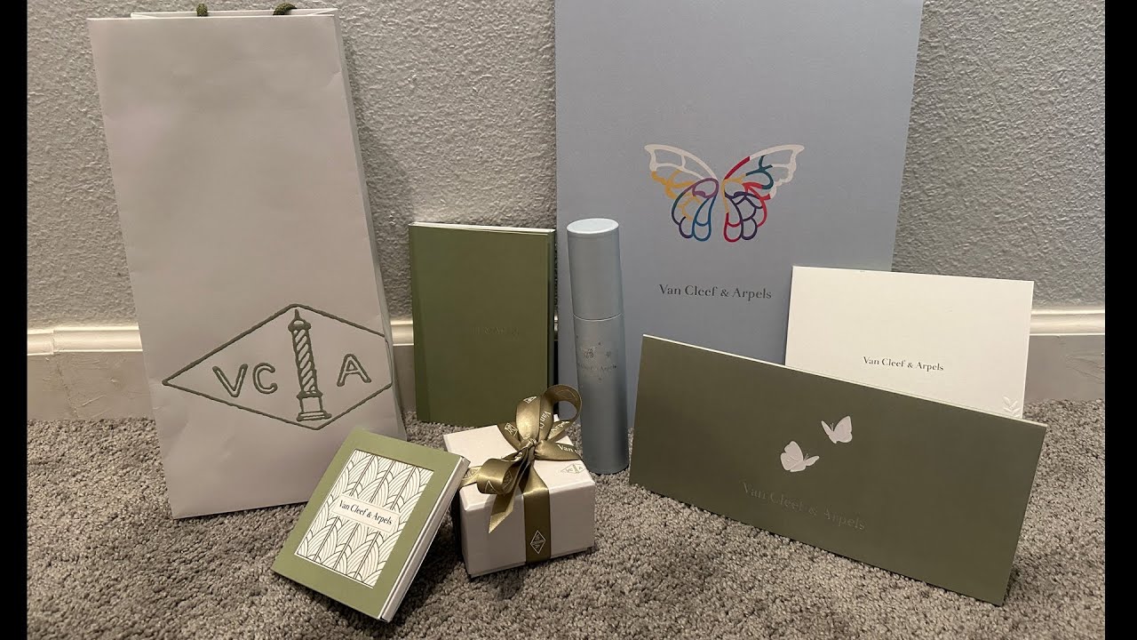Van Cleef & Arpels - Unboxing - YouTube