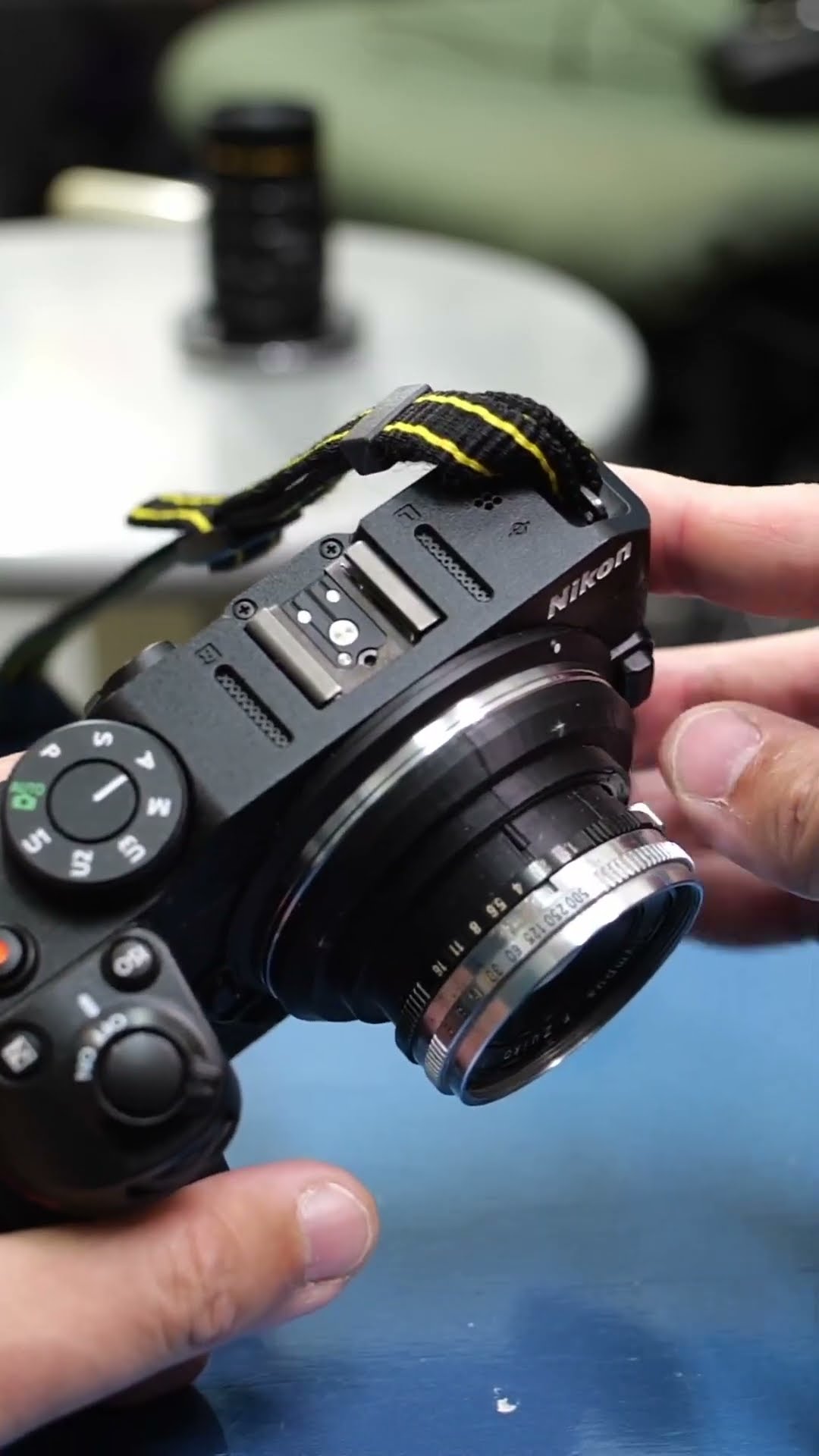 ハーフカメラのOlympus PEN-DのレンズをNikon Z30に装着して撮影して