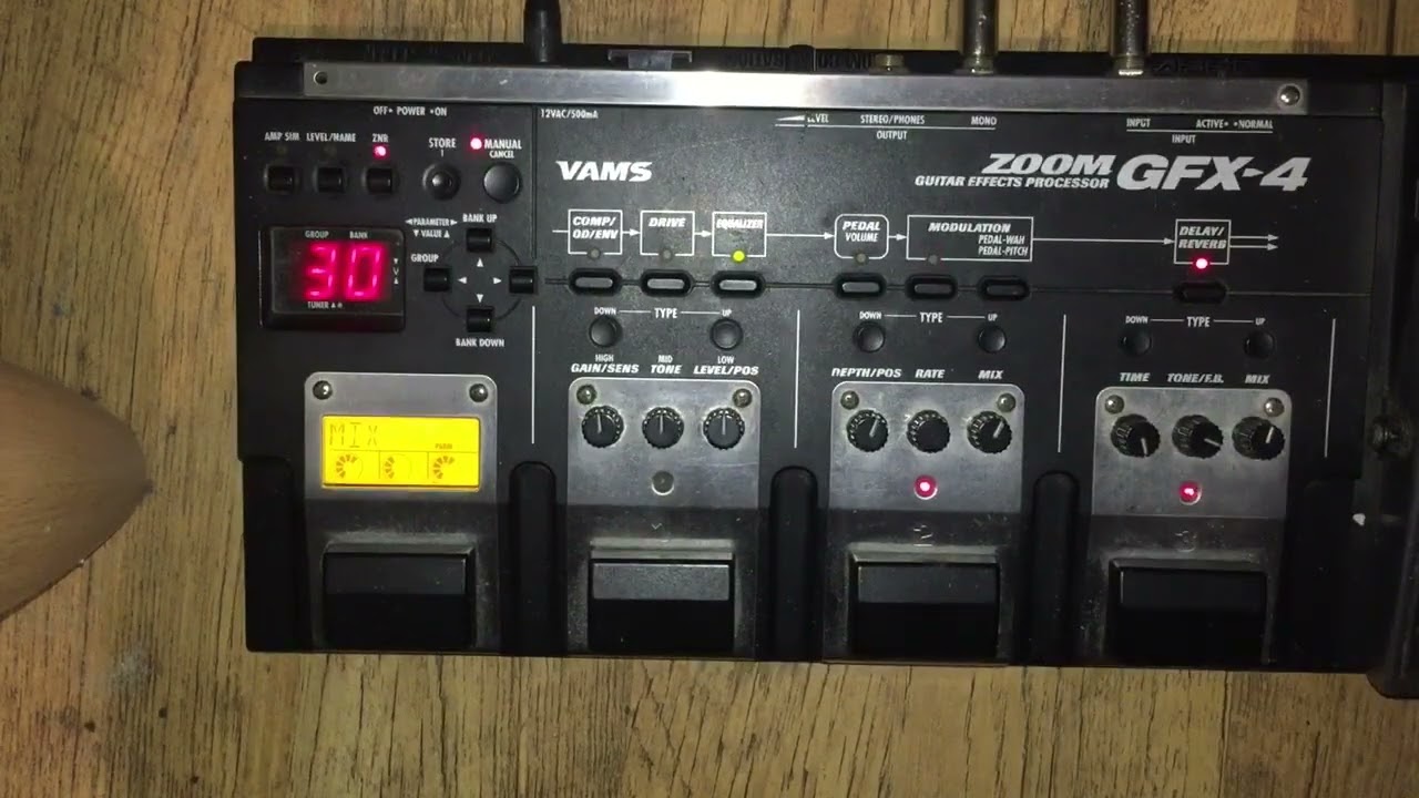 Zoom GFX-4 Looper/sampler function - YouTube