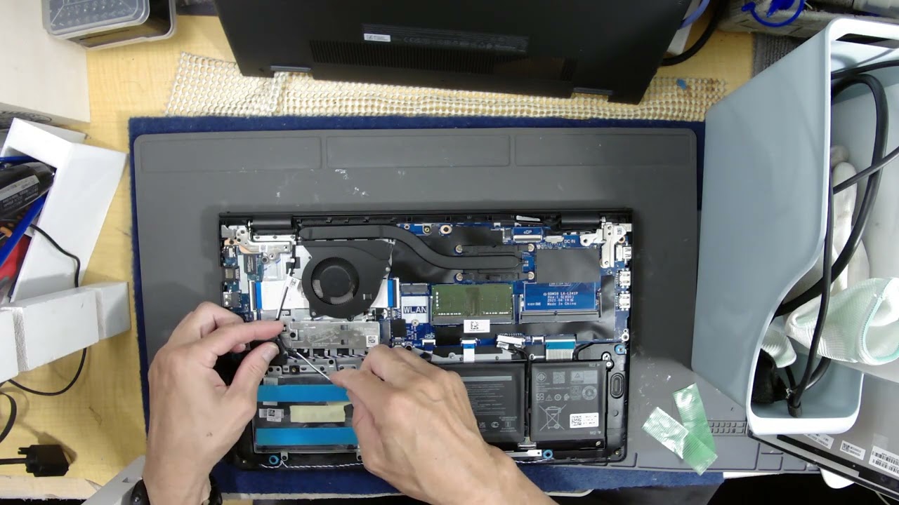 DELL Inspiron 15 3511 分解 Disassembly 2 - YouTube