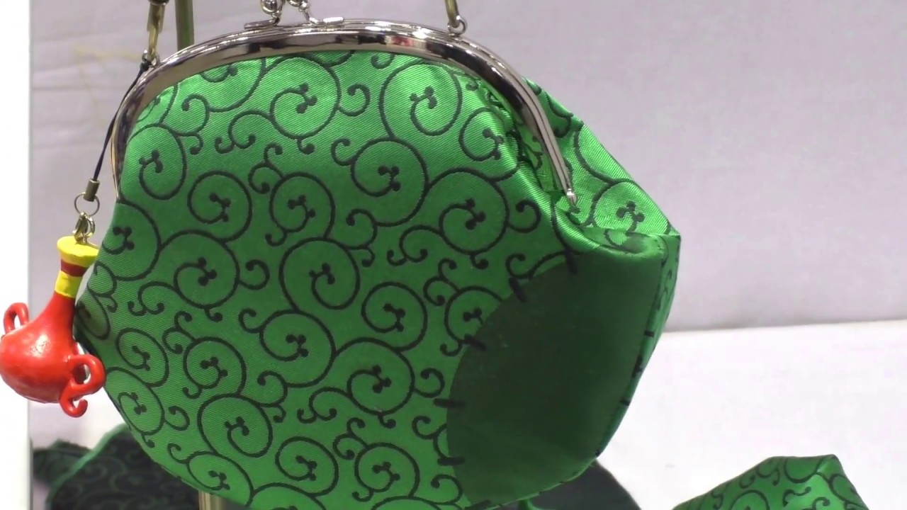 ハクション大魔王 西陣織 唐草模様 がま口バッグ：The Genie Family