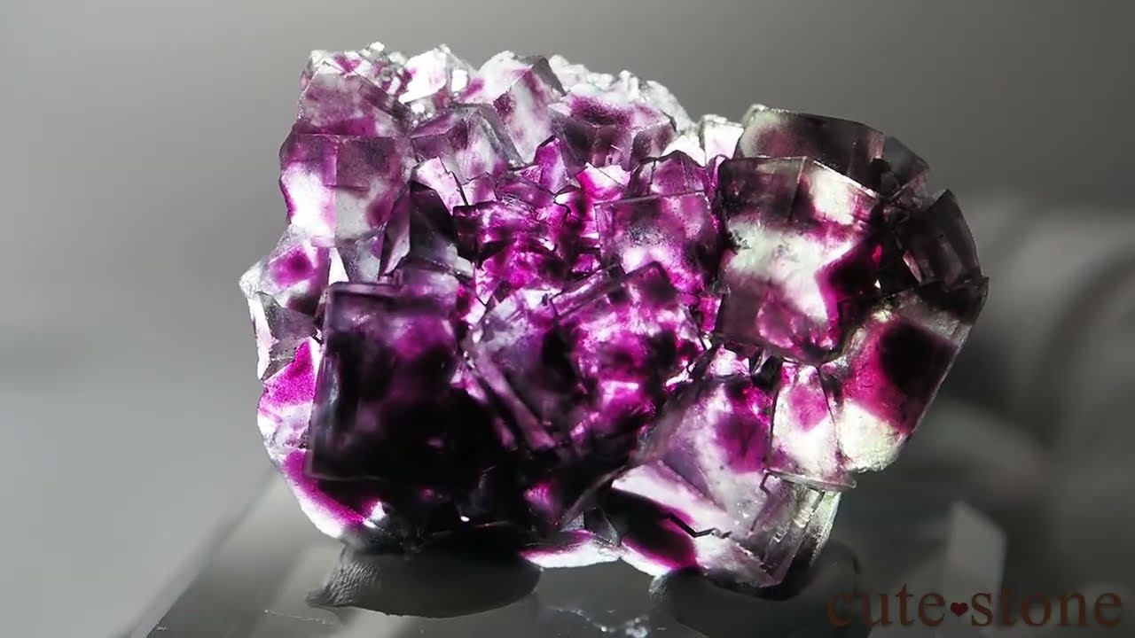 ナミビア Okorusu Mine｜Diamond Pocket産 フローライトの原石 No.63