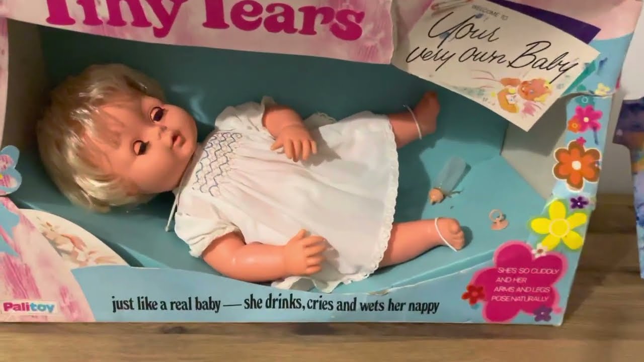 Wow! 1970's Tiny tears still in box 😮 - YouTube