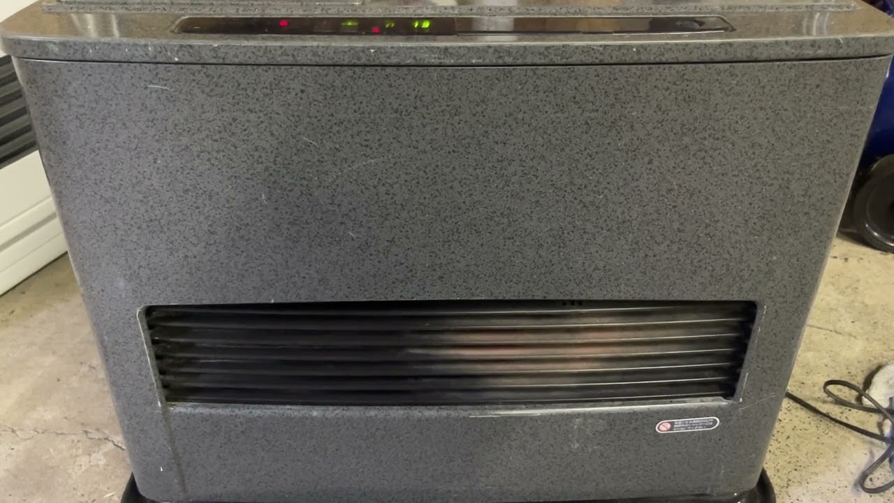 右吹き出し】三菱の石油ファンヒーター KD-D581S 点火の様子 - YouTube