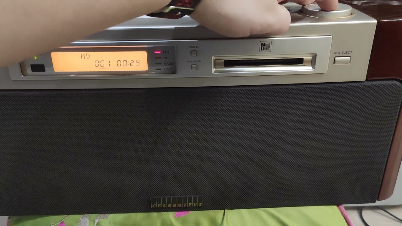 Sony MD-7000 Celebrity II MD CD Radio Boombox - YouTube