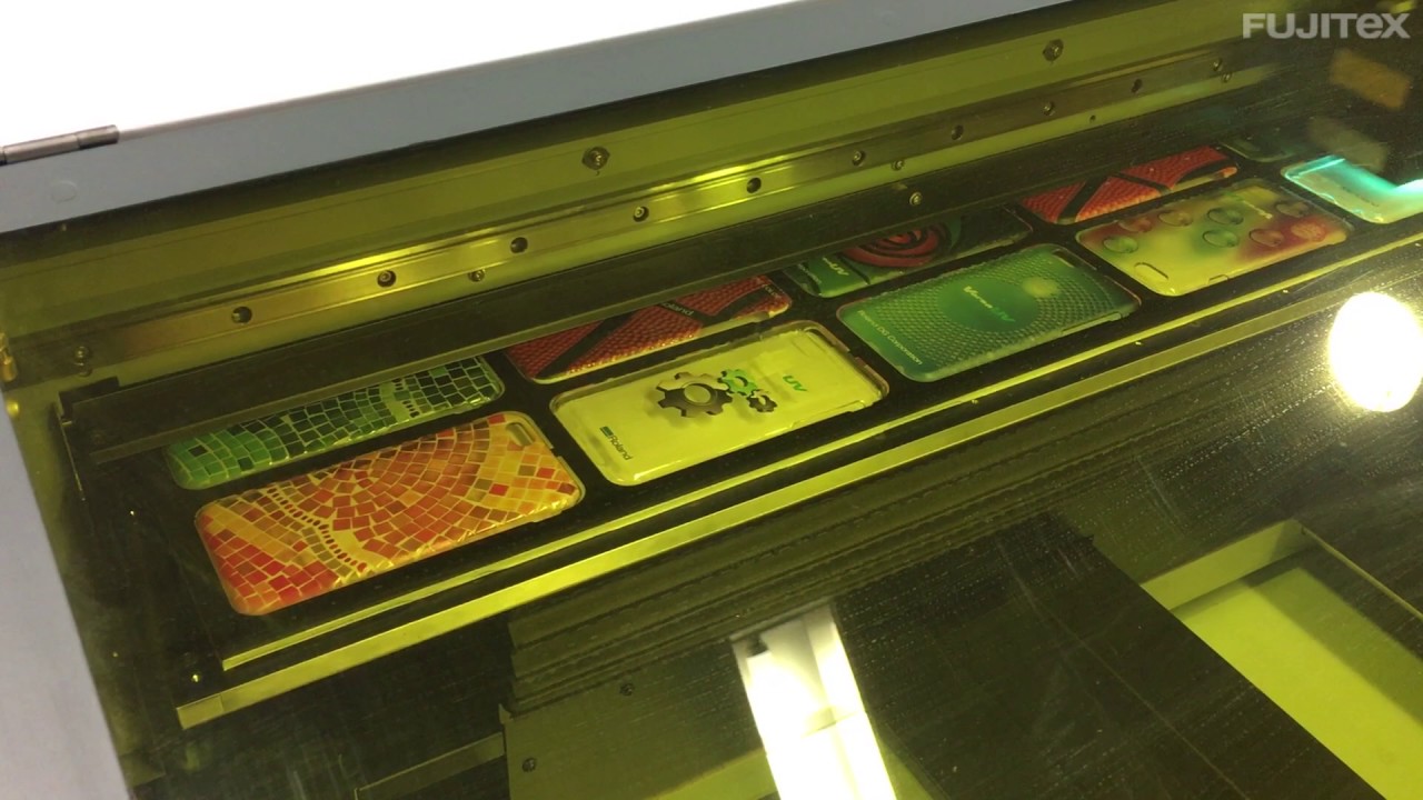 オリジナルグッズ制作にUVプリンター Roland LEF-12i