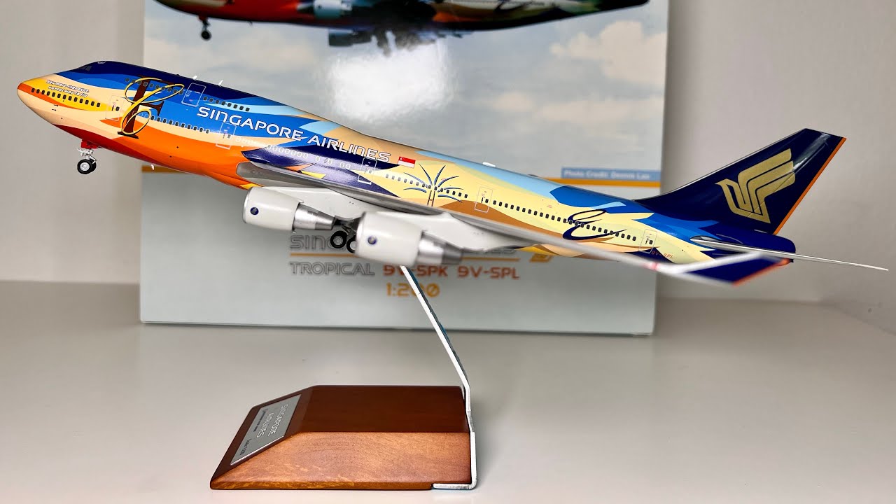 UNBOXING and REVIEW!! Jc wings 1:200 Singapore Airlines 747-400