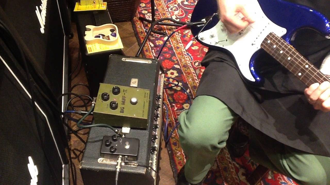 Noel Cornet revu VS BIGMUFF RUSSIA ARMY GREEN - YouTube