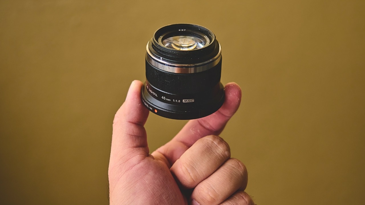 This Tiny Micro Four Thirds Lens Is Incredible - Olympus 45mm F1.8