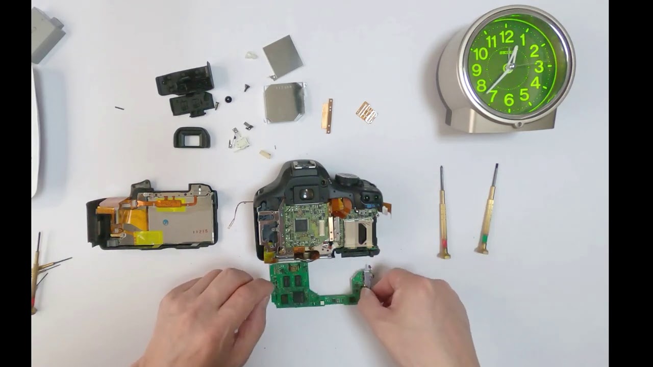Disassemble a SLR camera. - YouTube