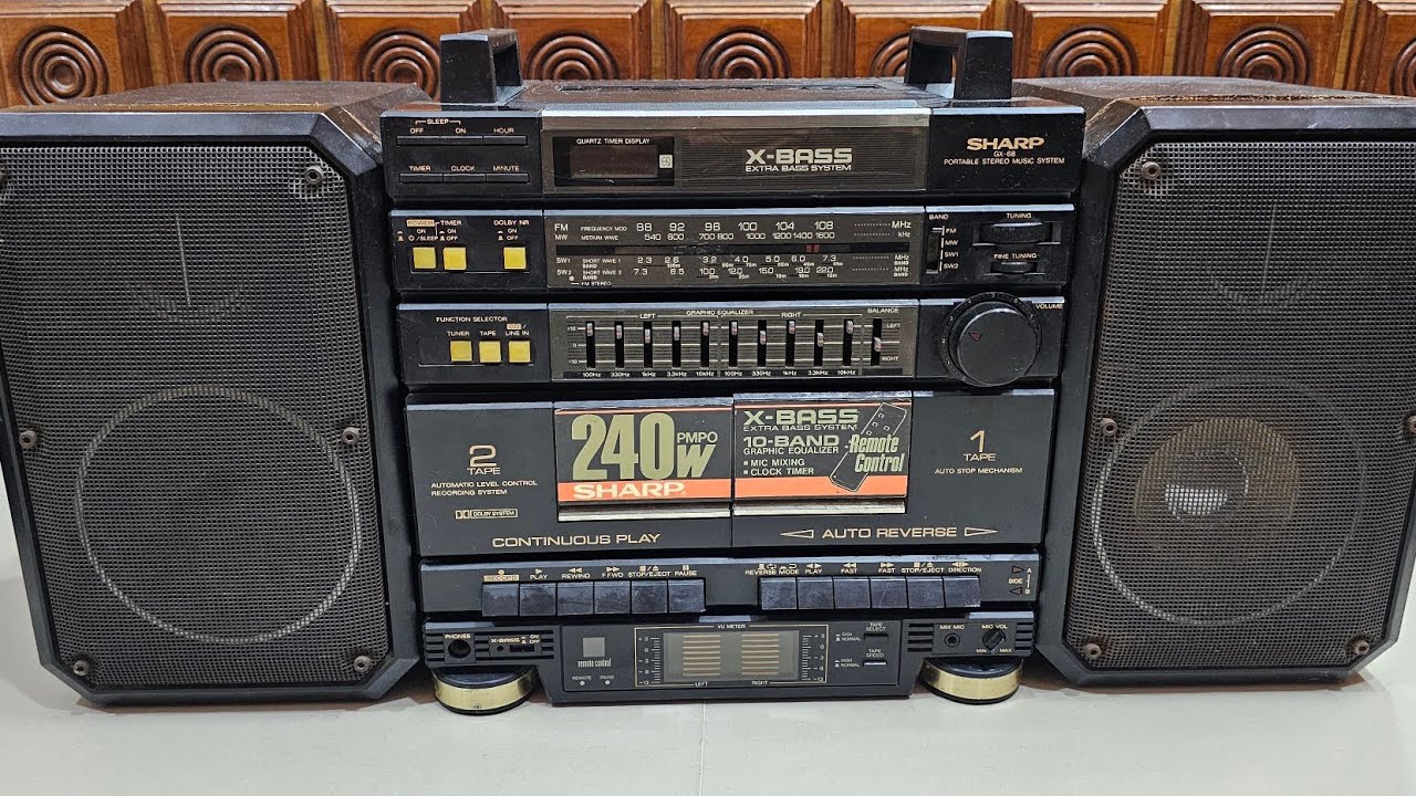 SHARP GX-68 PORTABLE STEREO RADIO CASSETTE RECORDER X-BASS 10BAND