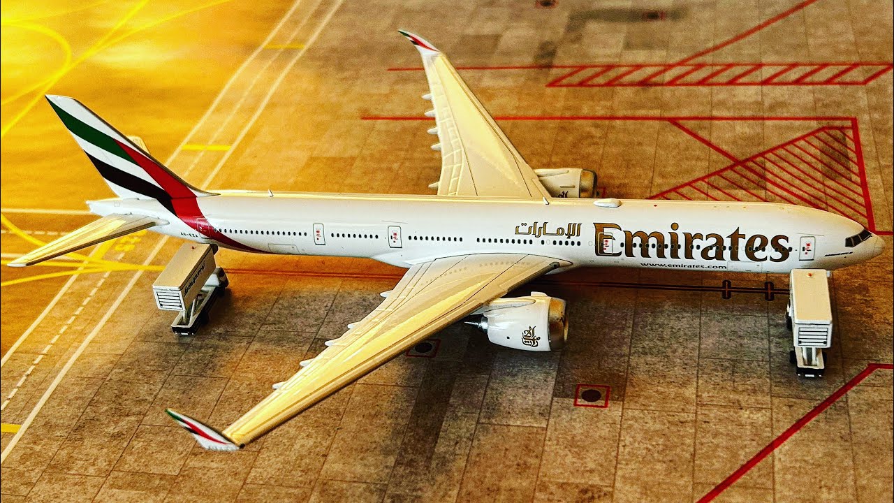 FOLDED WINGTIPS! Emirates • Boeing 777-9X • GeminiJets 1:400
