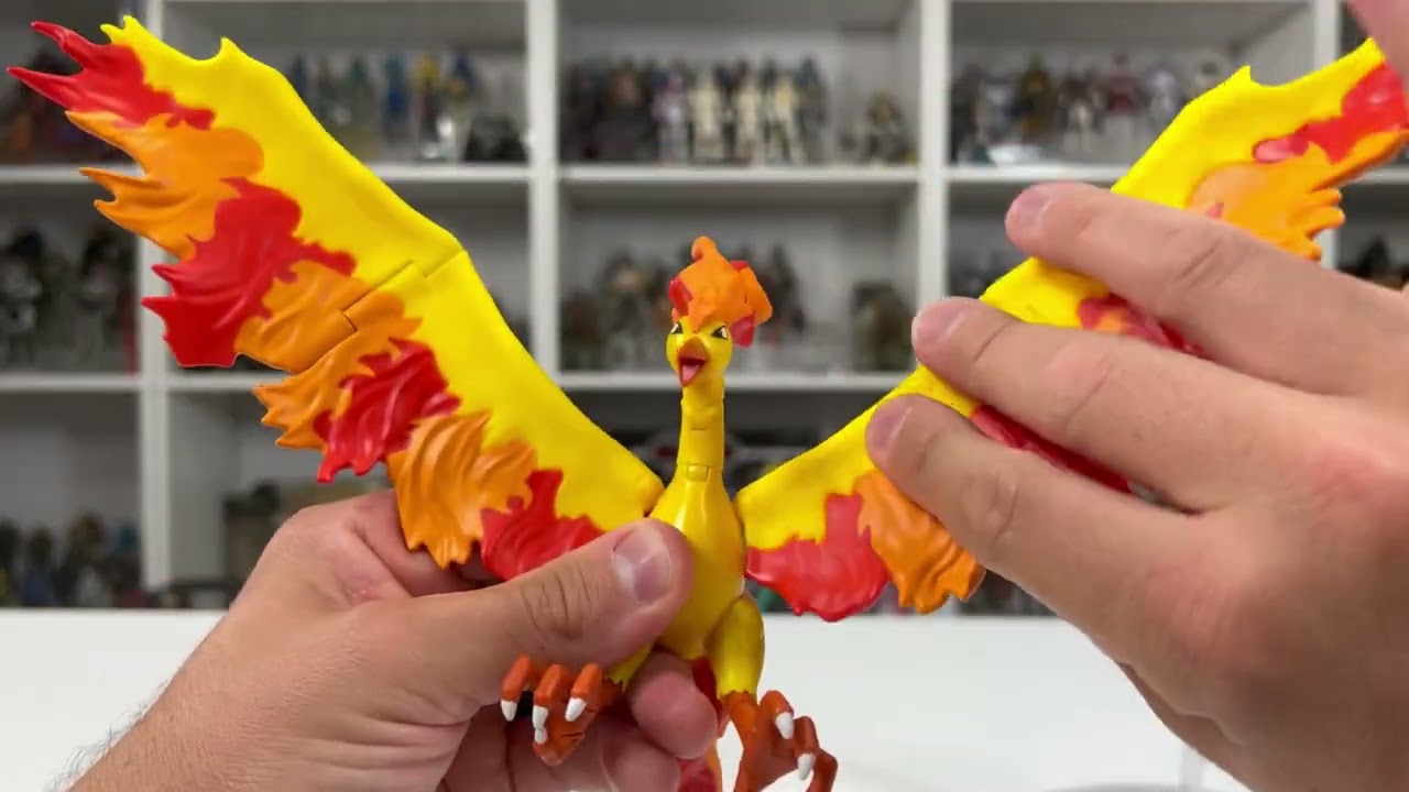 Pokémon Select Moltres Articulated Figure from Jazwares - YouTube