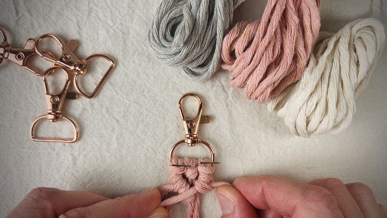 Simple Macrame Keychain - Beginner Macrame Tutorial - Easy Macrame