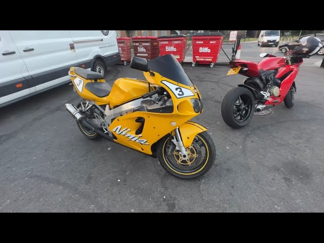 MOT DAY! Kawasaki ZX7R - YouTube