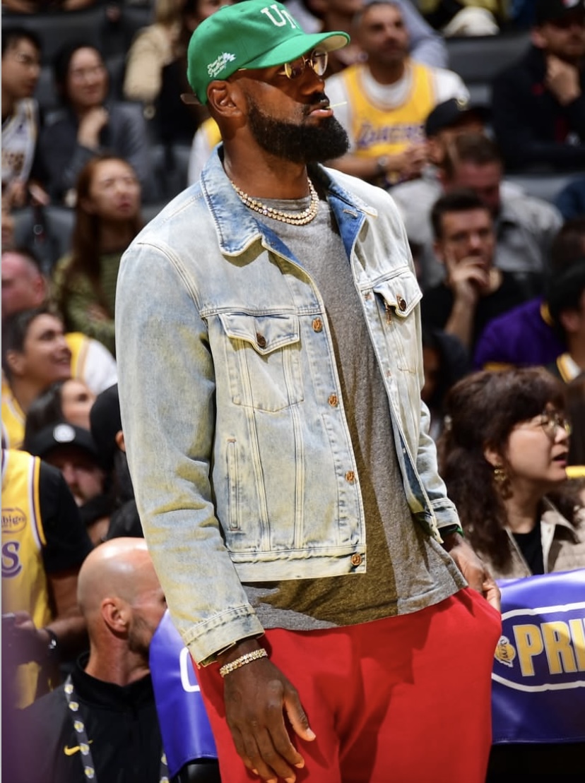 レブロン・ジェームズのファッション コレクション -2025年10月