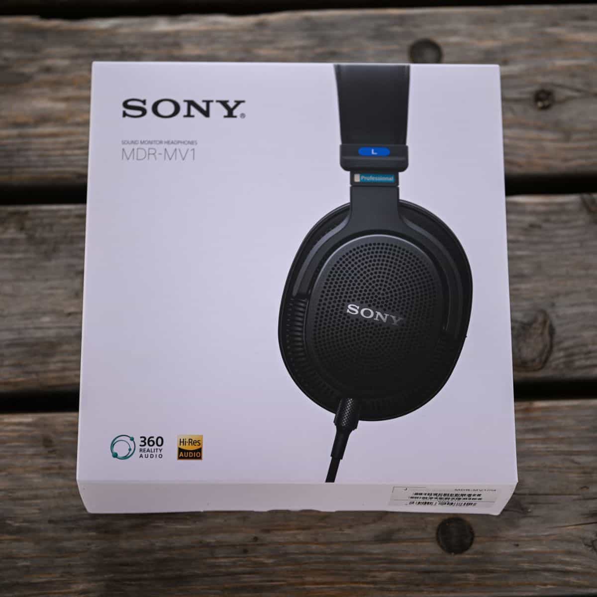 Monitor Headphones Review) SONY MDR-MV1: Spatial expression