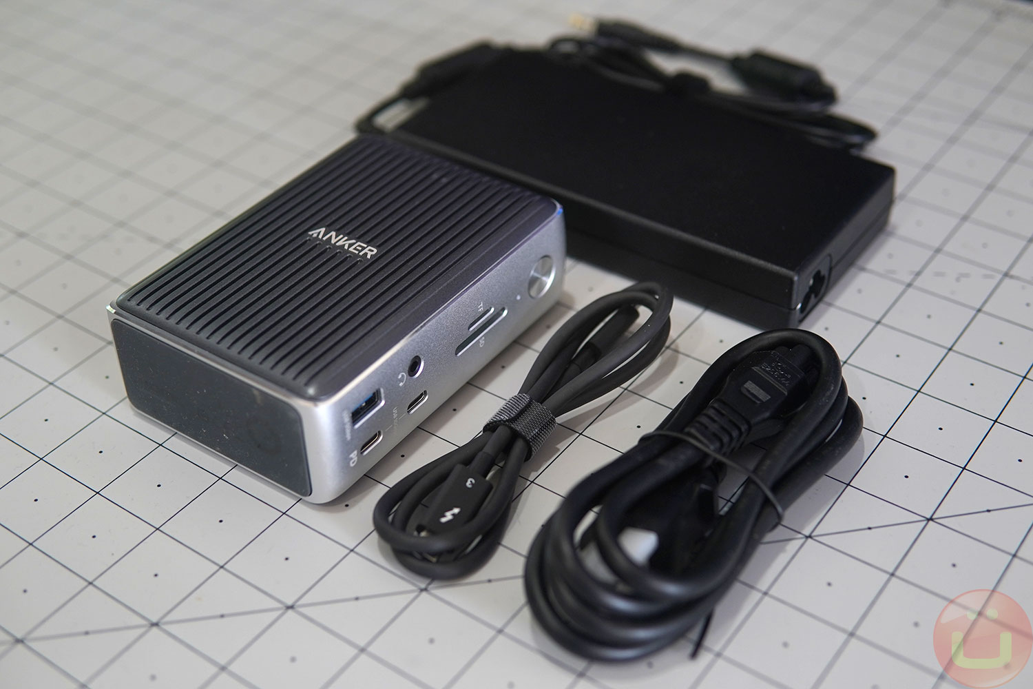 Anker PowerExpand Elite Thunderbolt 3 Dock Review | Ubergizmo