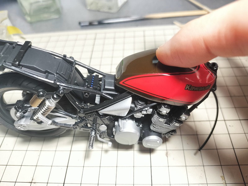 アオシマ カワサキ ゼファーχ 製作ブログ 組み立て | 自己満カーモデル