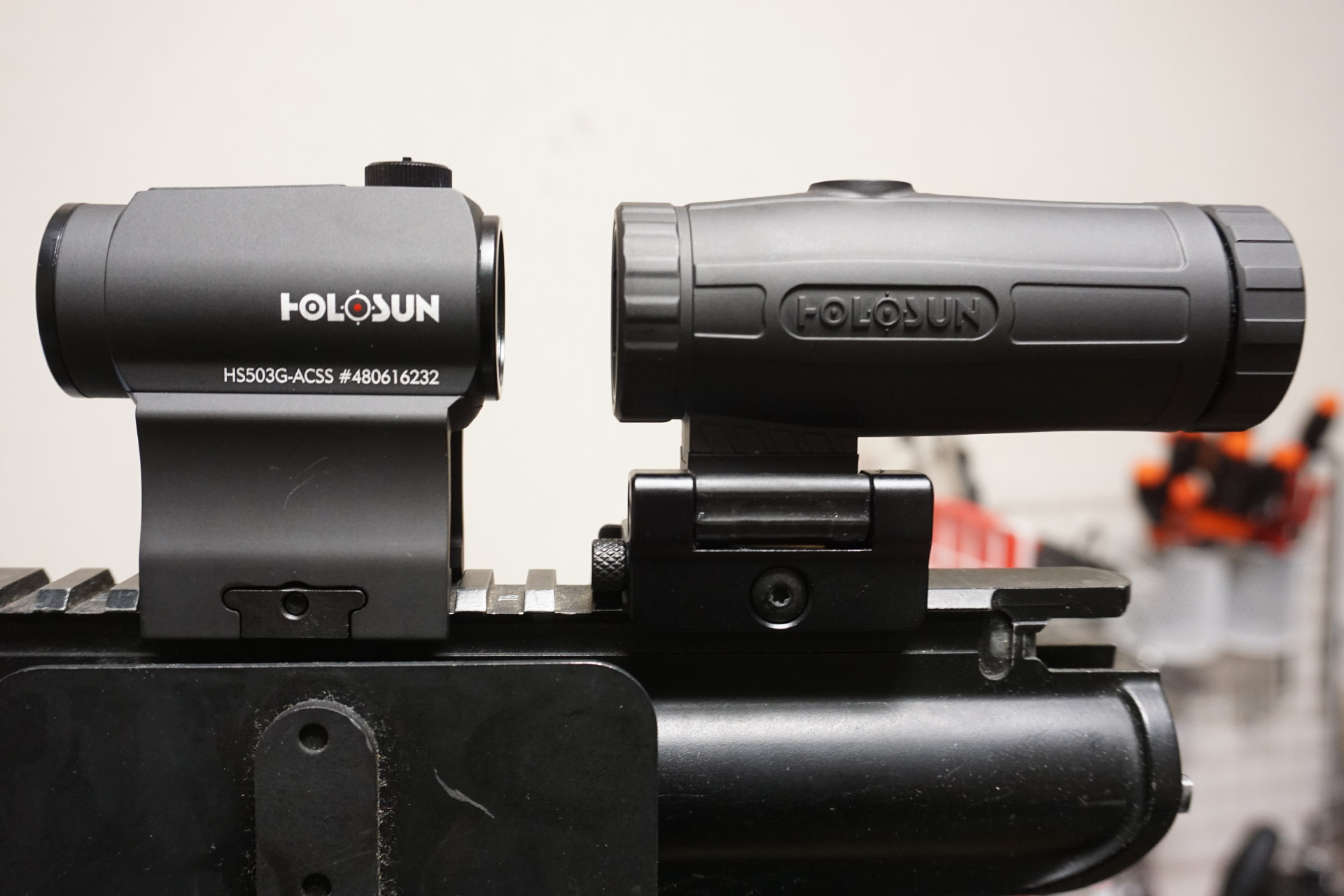 オールマイティに使い勝手の良い、HOLOSUN HM3X マグニファイアの