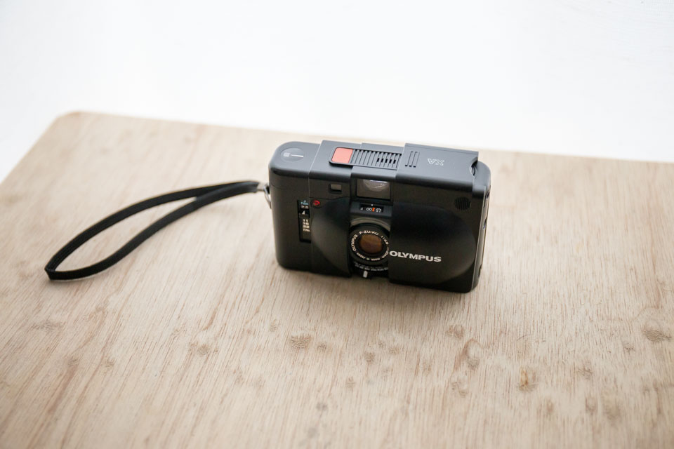 画伯の雑記 – 2018年5月31日 Olympus XA初代とネオパン 100 ACROS。