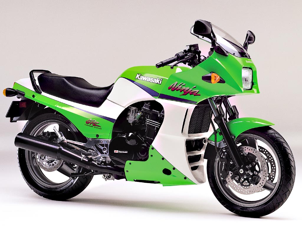 We Test Ride the 30th Anniversary Green Machine, Kawasaki's 2015