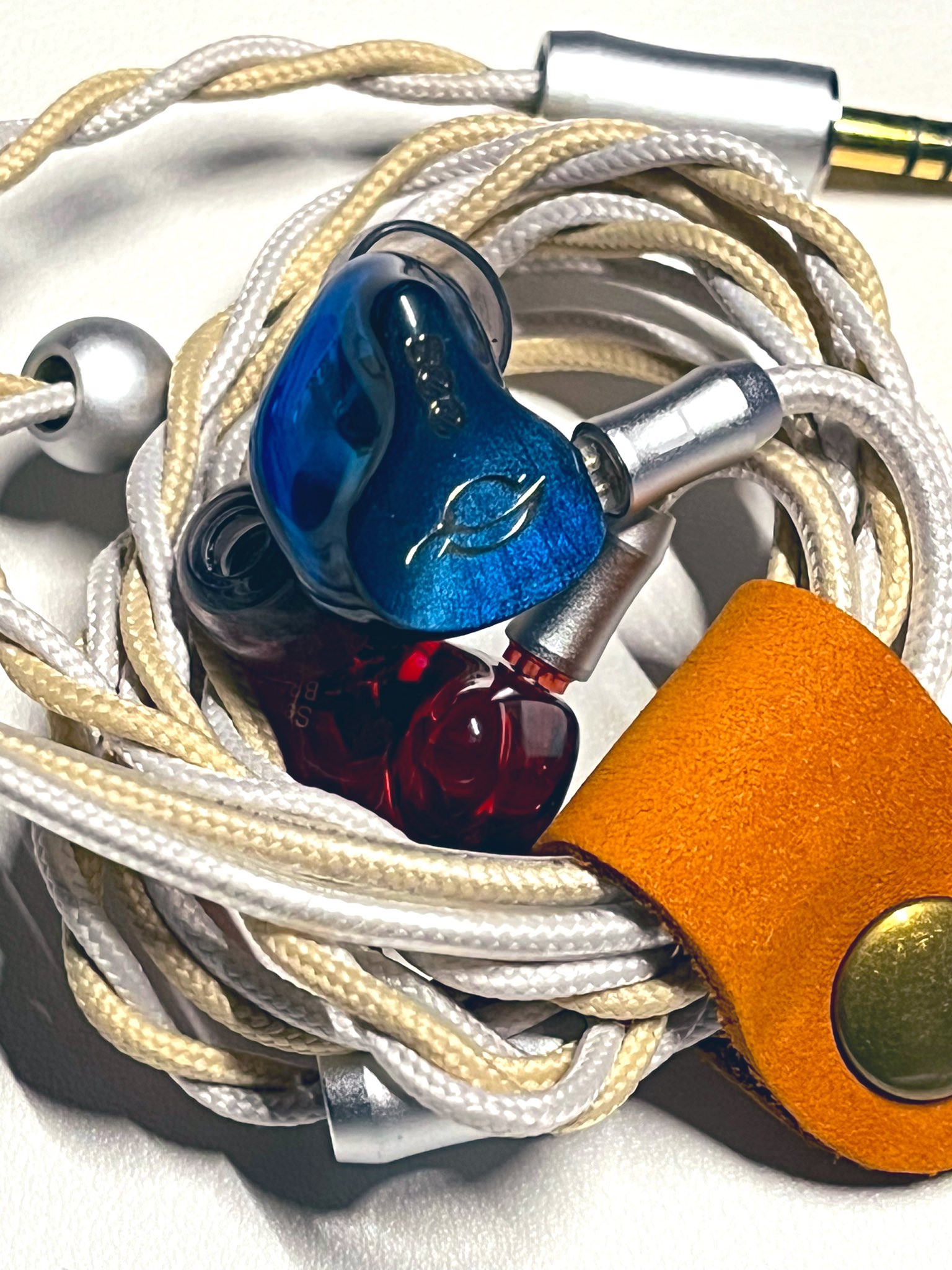 SeeAudio Bravery AE Blue and Redは1つ買っておいて損はないイヤホン