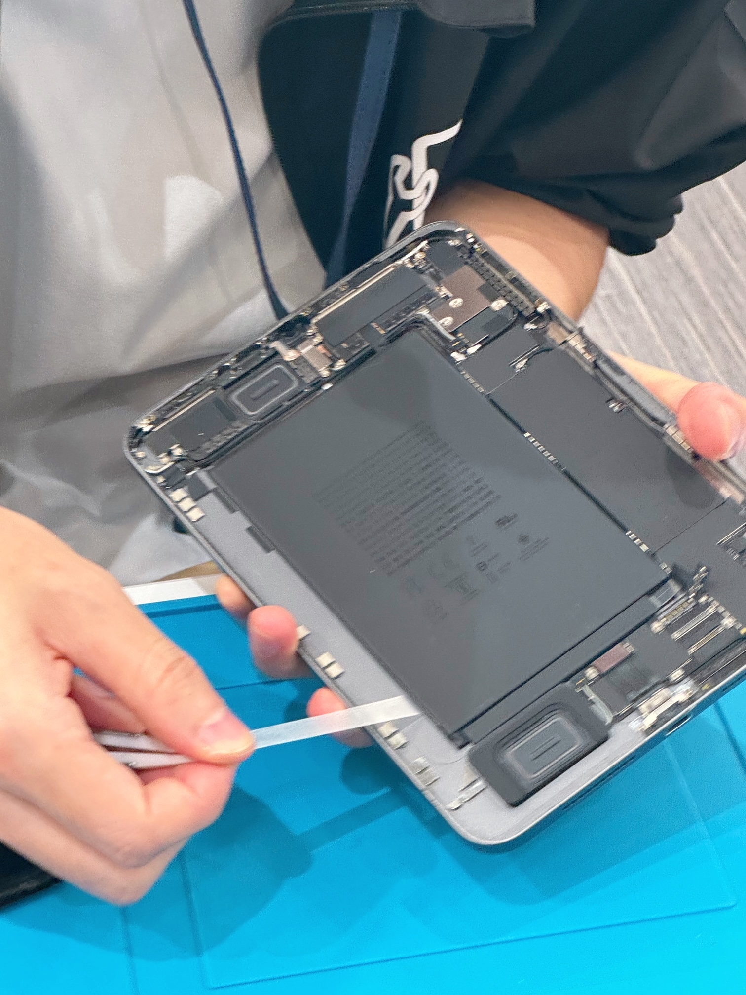 赤池店】iPad mini (第6世代)のバッテリー交換【豊田市西町よりお越し