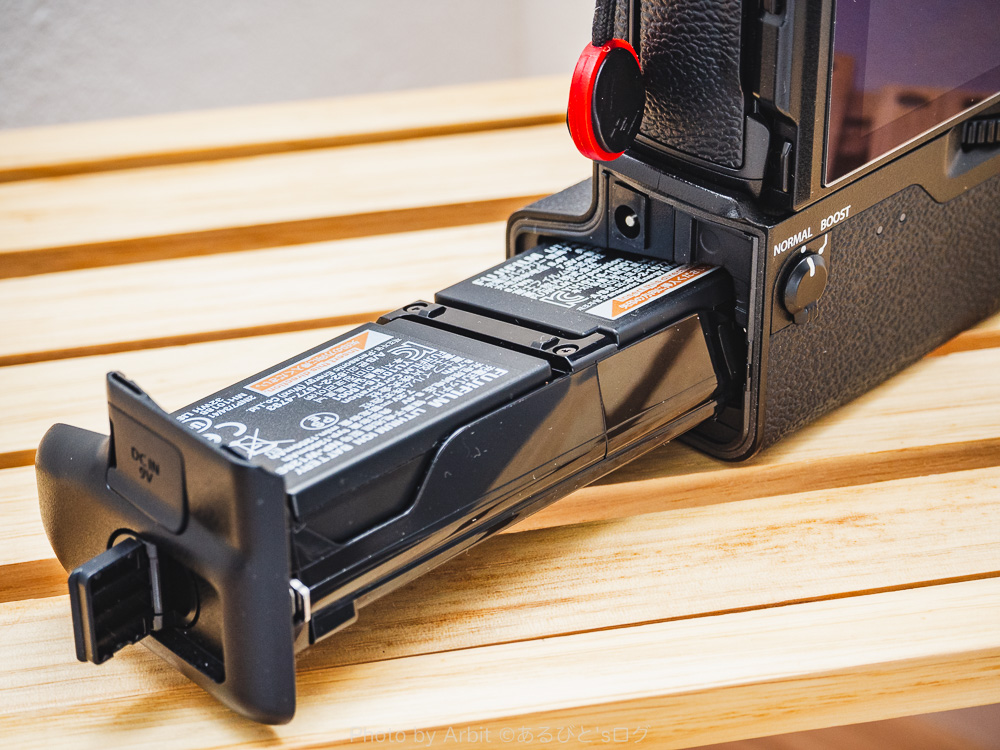 FUJIFILM X-T3用】縦位置バッテリーグリップVGーXT3レビュー: ホールド