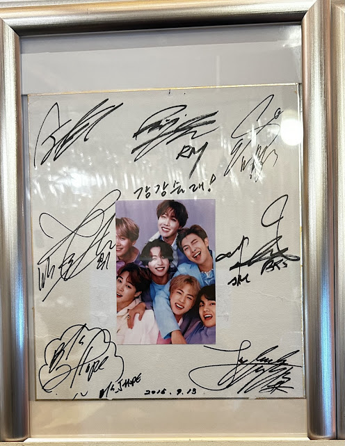 BTSメンバー「手形」「サイン」展示 国内ではどこにある？ ｜犬のいる