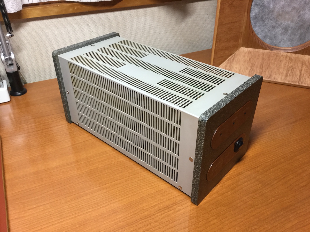 真空管アンプ電源トランスの唸り対策に「光城精工 First cry DA-7020i