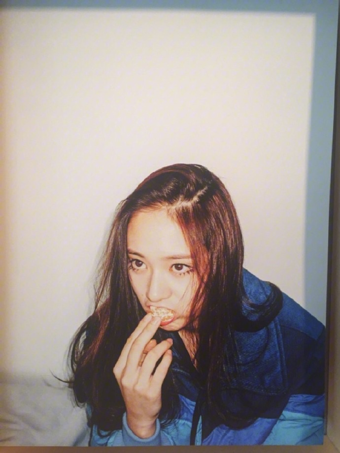 170218 f(Krystal) = 'I Don't Wanna Love You' Exhibition/Photobook