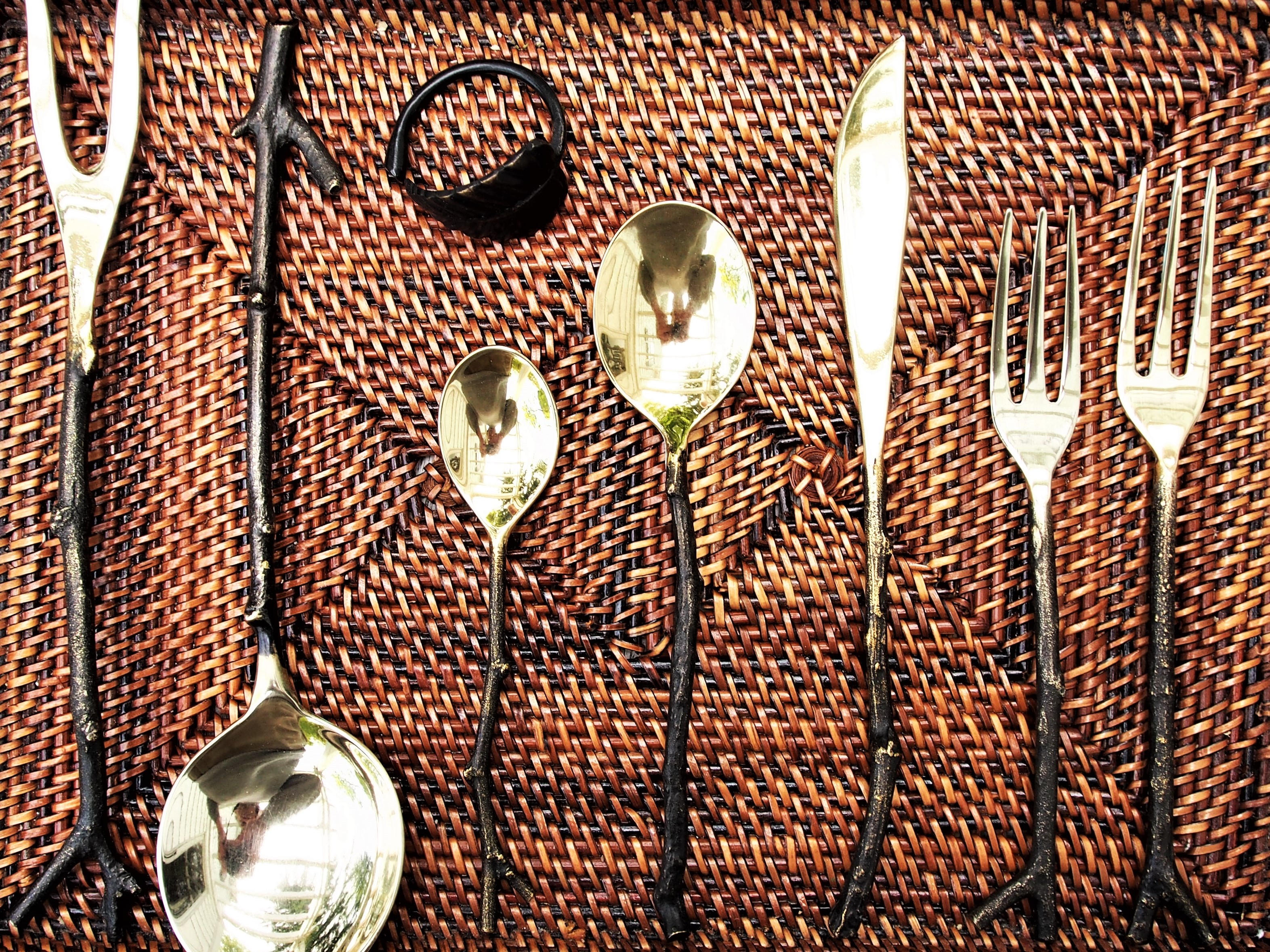 TABLETOP: MICHAEL ARAM BRONZE “TWIG” FLATWARE – The Weathered Grey