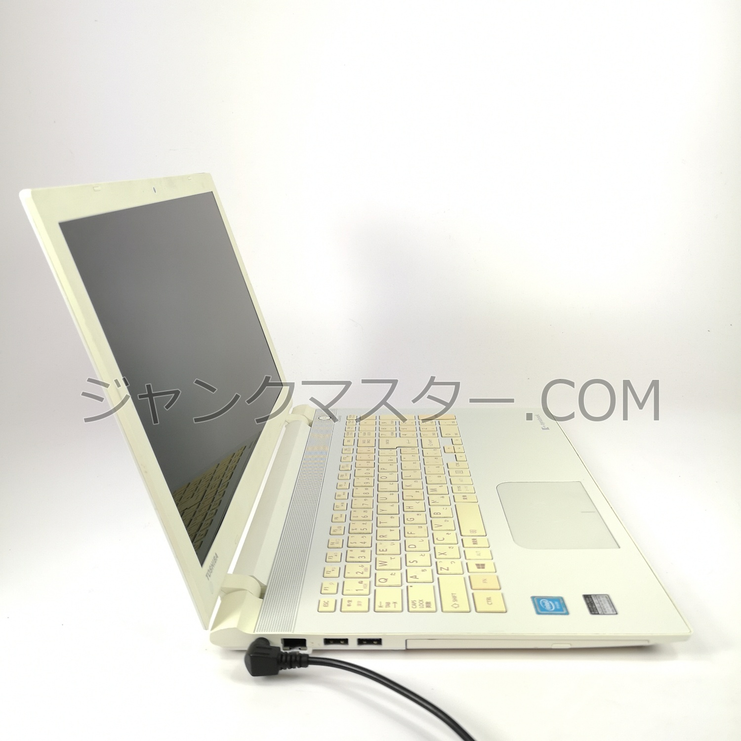 TOSHIBA/Celeron/ホワイト/Windows 11/15.6インチ/4GB/SSD 240GB