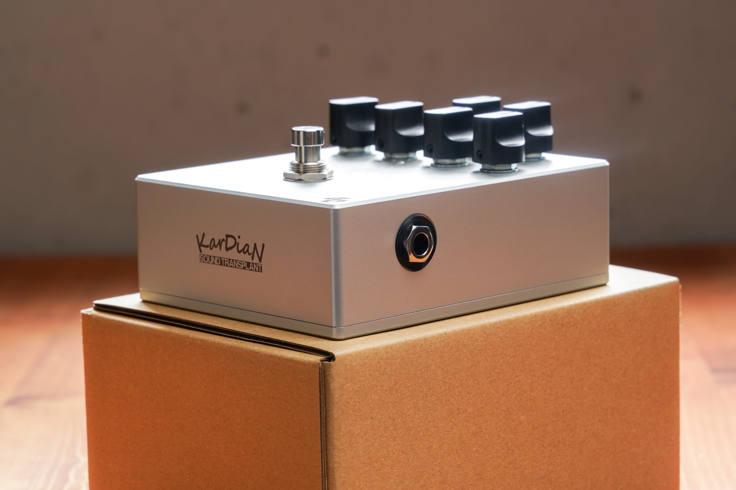 KarDiaN titania v2 | iola tokyo