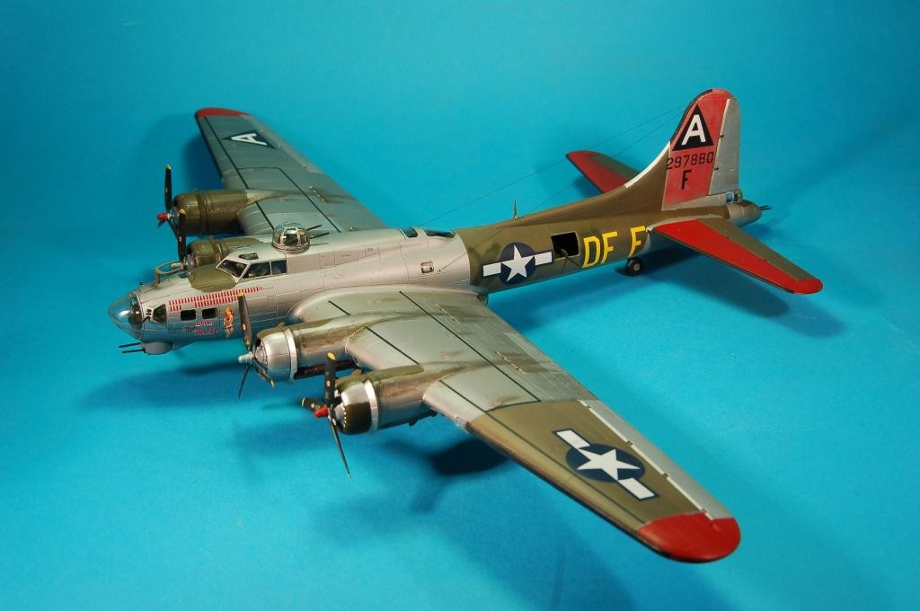 1:72 Revell B-17G 'Little Miss Mischief' - 1/72 Flying Fortress
