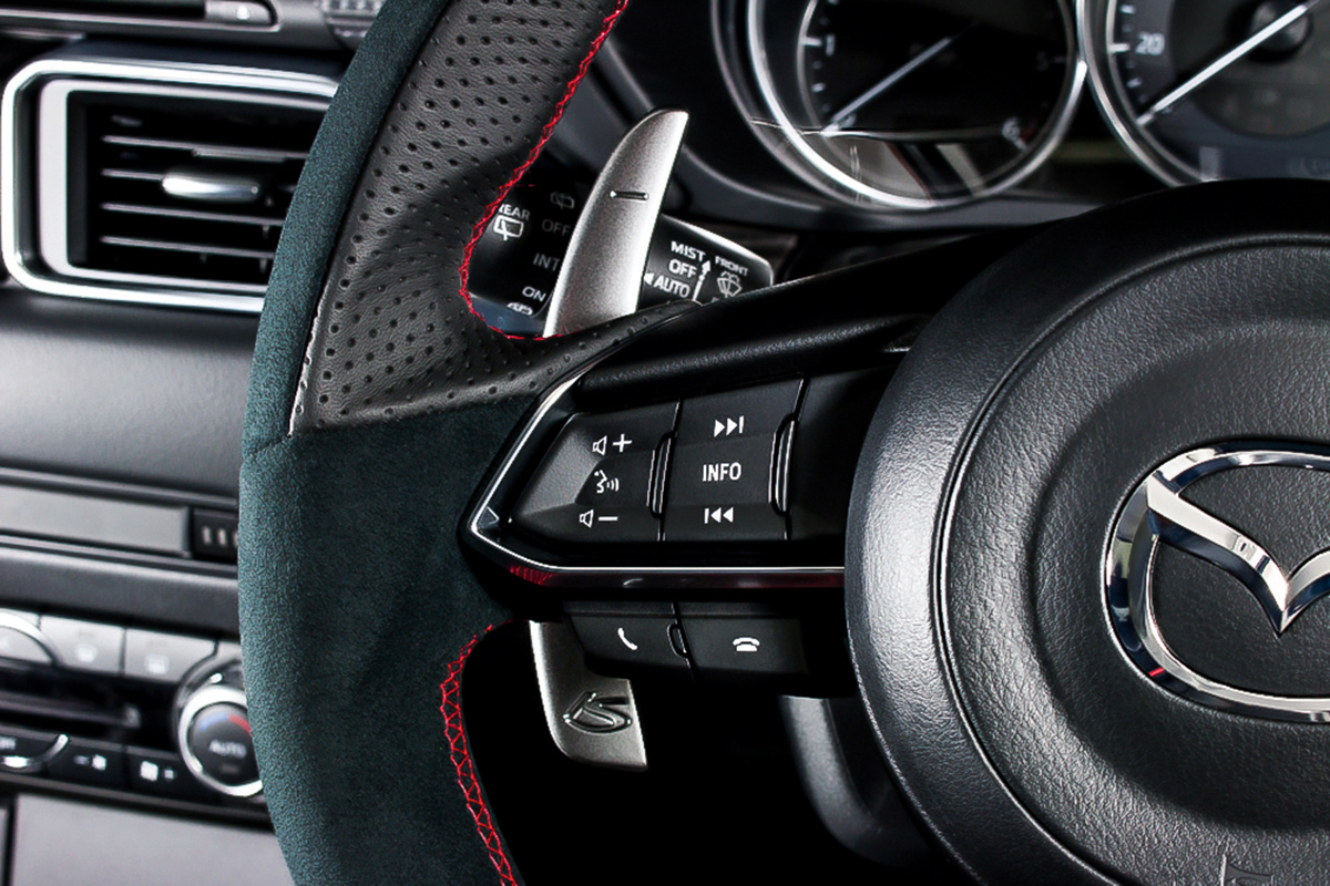 純正パドルを大型化!! シフト操作と見た目の高級感を向上する | AUTO