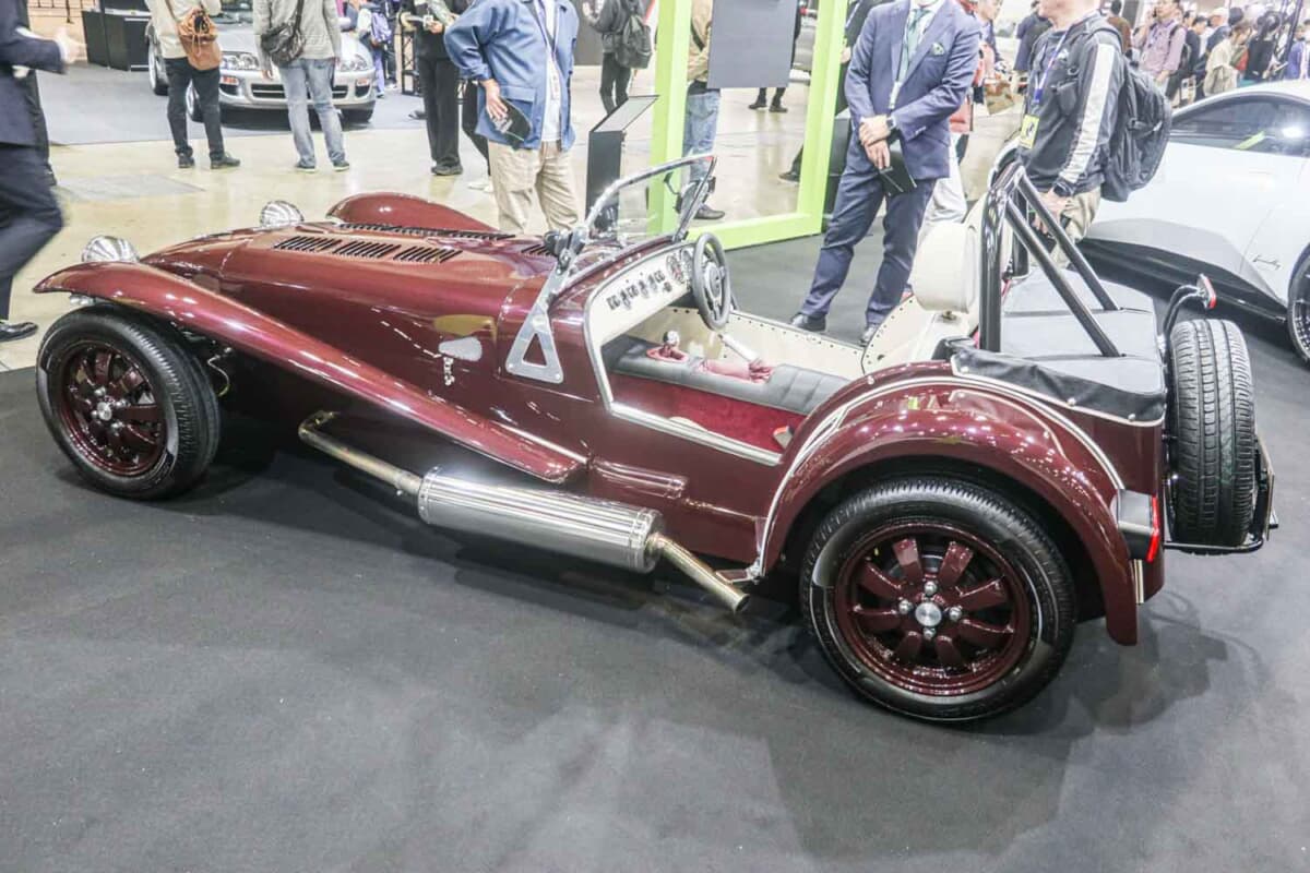 スーパーセブン」と「プロジェクト V」を展示！ケータハムの存在意義は