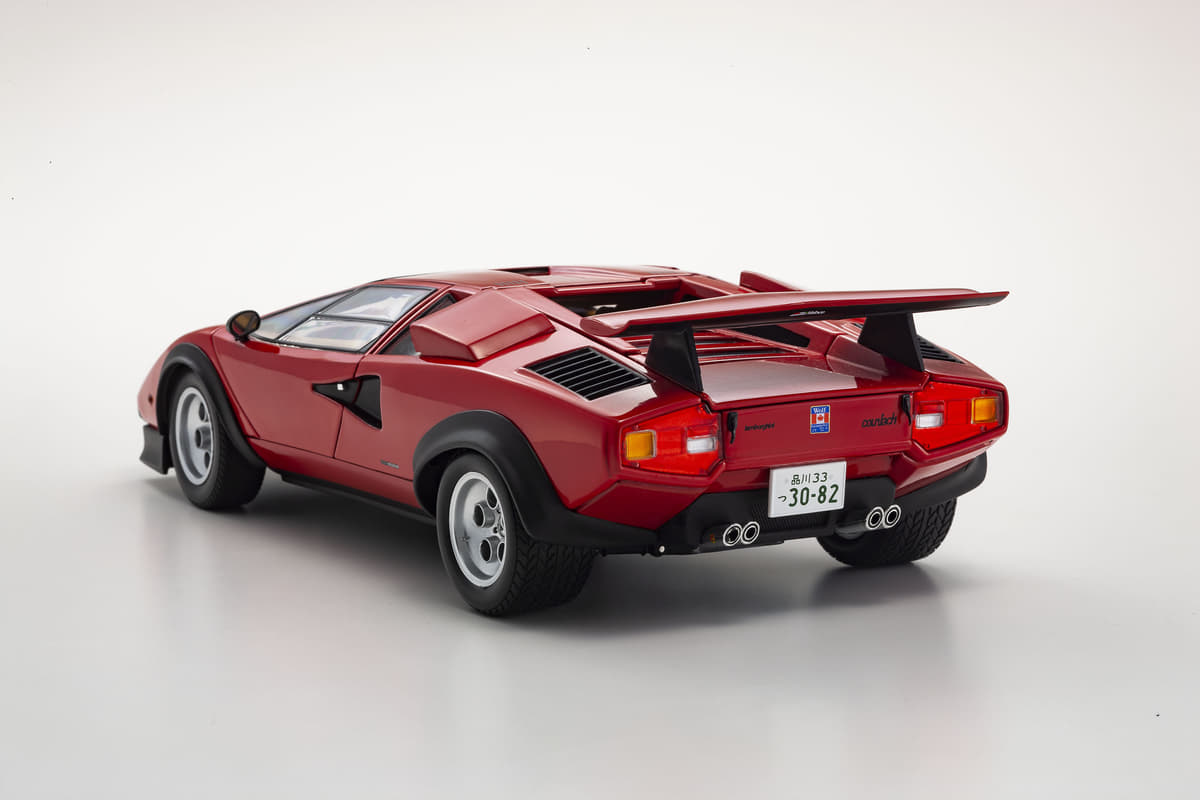 1/18スケール「ウルフ・カウンタック」と「カウンタックLP500S」が