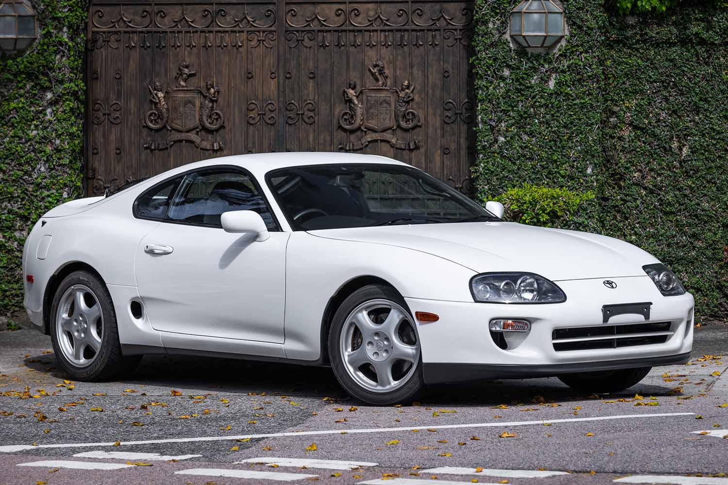 トヨタ「80スープラ」が新車価格の約3倍の1150万円で落札！ トップ