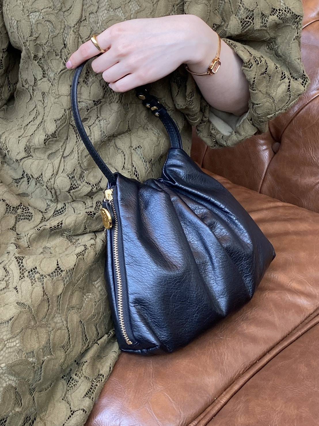 ミニマルにしてエレガント♡長く愛せる定番へ「gemeil レザーワン