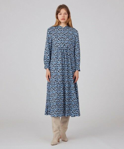 セール】 ブルリーフラワープリント クルーネックワンピース （ロング