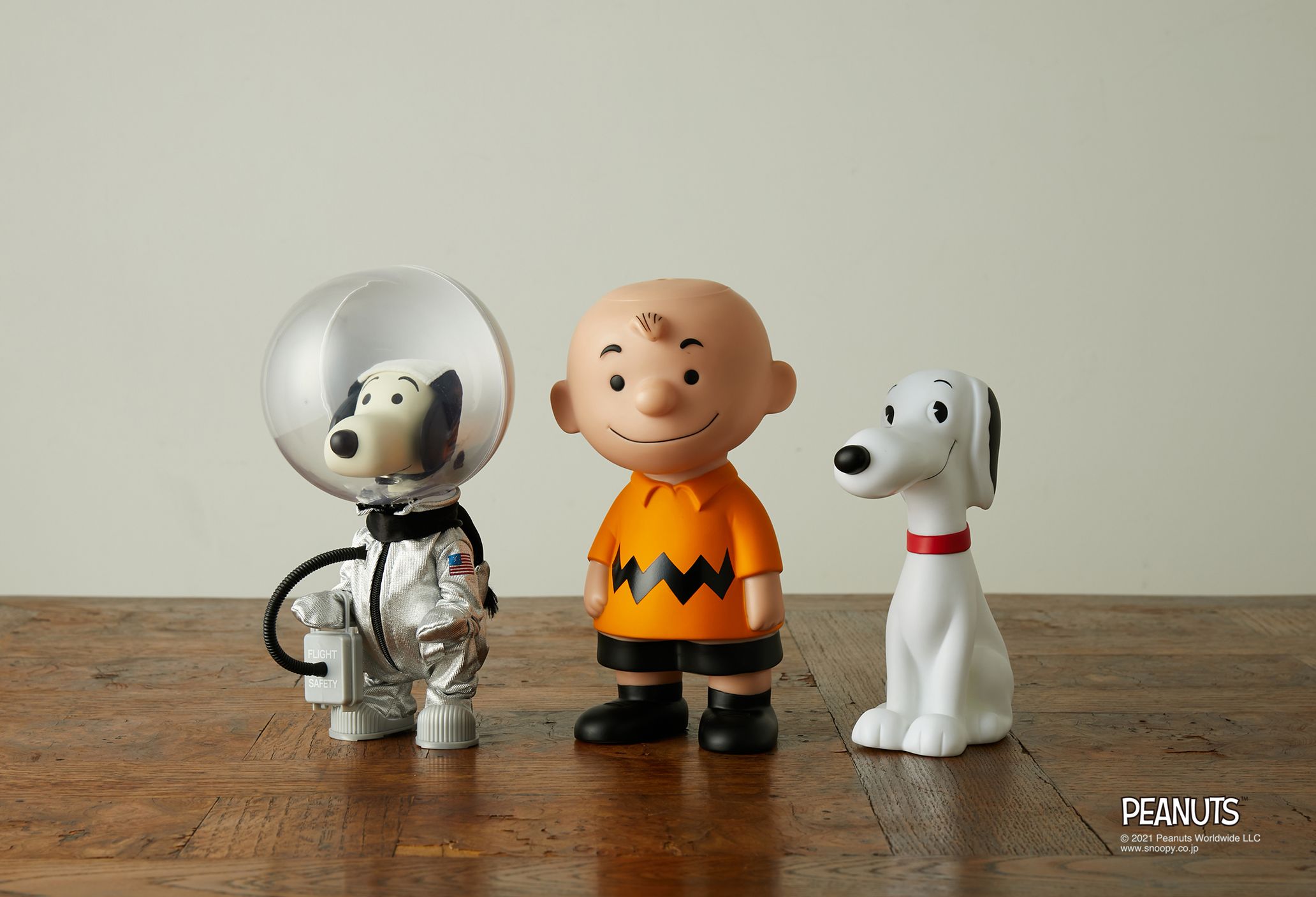 1950年代のヴィンテージスヌーピーが現代にタイムトラベル