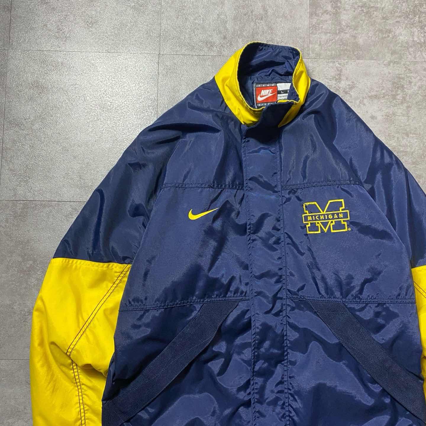 古着通販】90s ナイキ ミシガン大学 刺繍カレッジロゴ 中綿 ナイロン