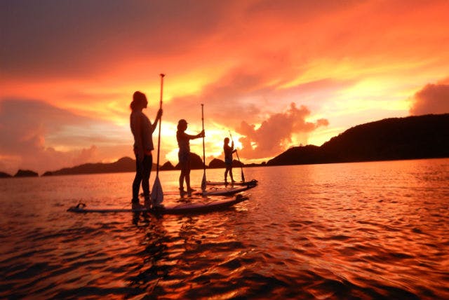 沖縄・座間味・SUP】夕景を楽しむクルージングへ！サンセットSUPツアー