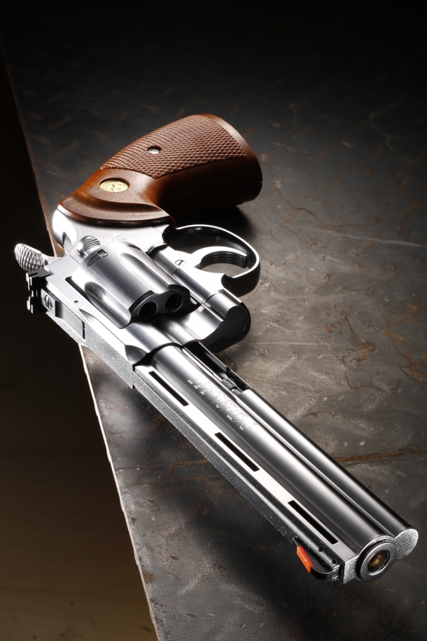 コルトパイソンをクールなシルバーで楽しむ「タナカ コルトパイソン