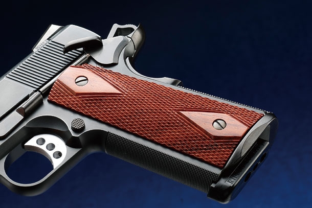 ラリー・ヴィッカーズのカスタムハンドガンを再現「ウエスタンアームズ