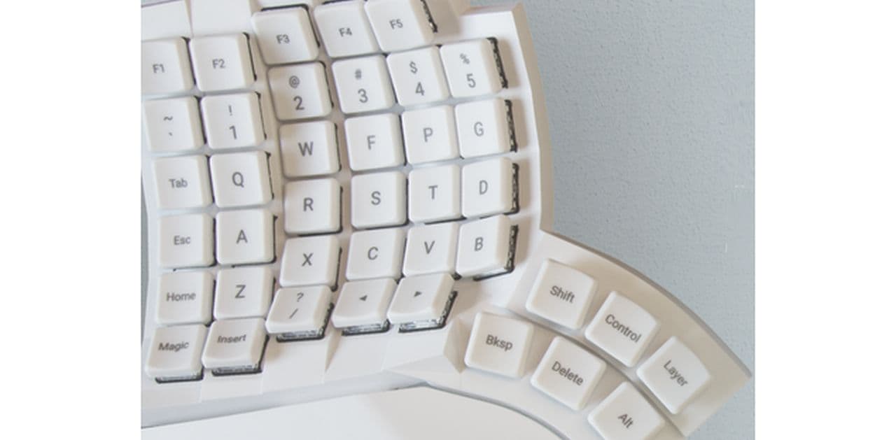 ShiftもCtrlも親指で！人の手に合わせてデザインされた手袋みたいな