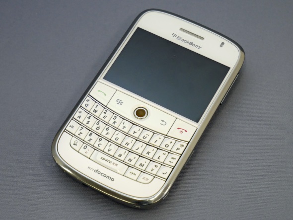個人向けにも販売！ QWERTYキー搭載スマホ「BlackBerry Bold 9000
